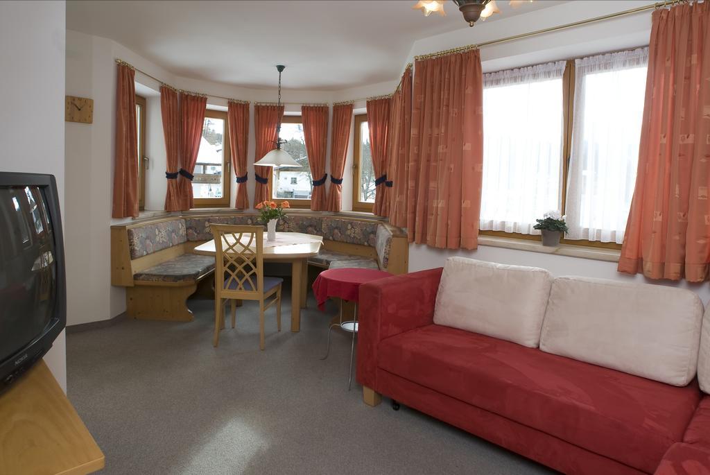 Landhaus Schoepf Seefeld no Tirol Quarto foto
